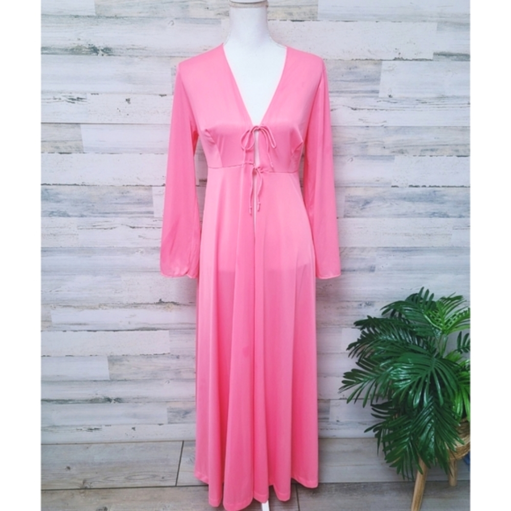 Vintage 70s Saramae Lingerie Barbie Pink Vintage Nightgown Lingerie Robe